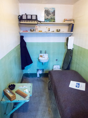 Typical Alcatraz cell setup