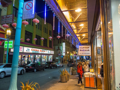 Evening walk thru Chinatown
