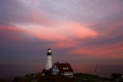 DSC00141.jpg i just decided, quickly, that this is my favorite of my portland head light images... see
