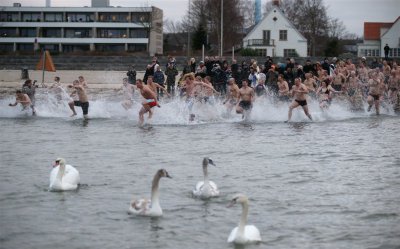 Nytårssvømning 2010 024.jpg