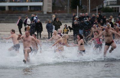 Nytårssvømning 2010 029.jpg