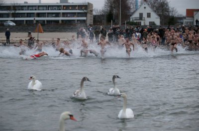 Nytårssvømning 2010 026.jpg