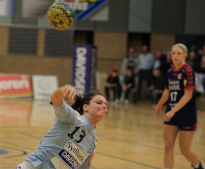 SønderjyskE-Tvis Holstebro 2010 047.jpg