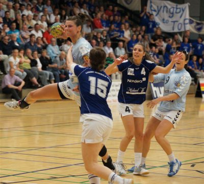 SønderjyskE-Lyngby-3.kamp 2010 034.jpg