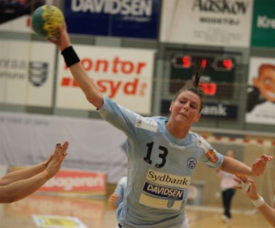 SønderjyskE-Lyngby-3.kamp 2010 045.jpg
