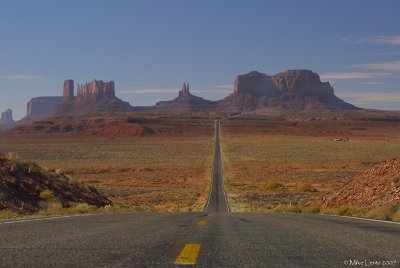 Monument Valley road view
