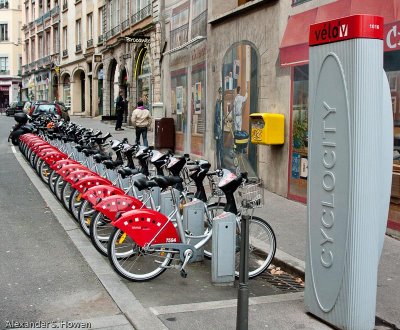 Urban bicycle sharing system