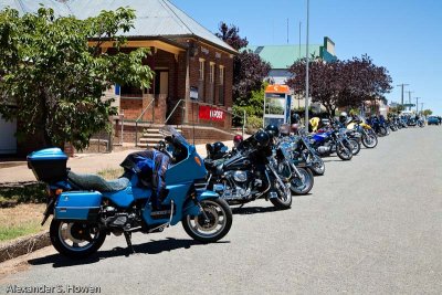 Motor cycle group comes to town
