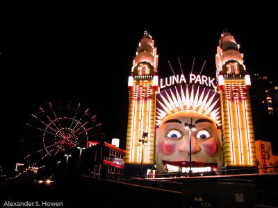 Luna Park entrance