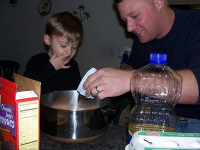 Baking w Dad (3).JPG