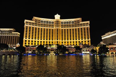 21_Bellagio by night.jpg