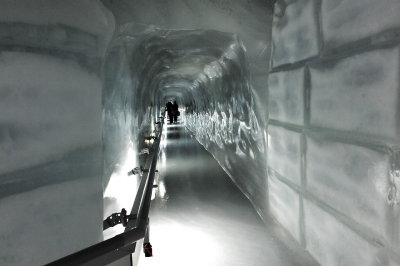 76_Entering the Ice Palace.jpg
