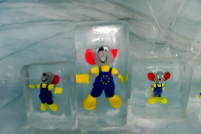 81_Mickey in the ice.jpg