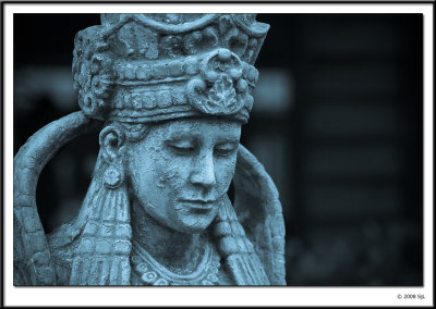 Statue 1
