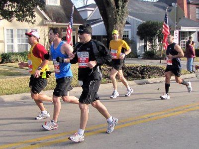 Runners at the halfway point on University Blvd