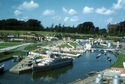 htmhollan1954c005.jpg