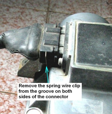 Spring wire clip