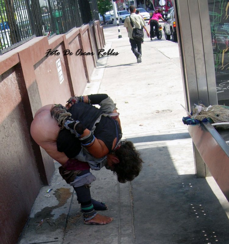 Miseria en las calles de Barranquilla.  Misery in the streets of Barranquilla.Elend in den Stra�en von Baranquilla