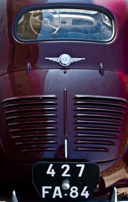 vintage car - Menerbes