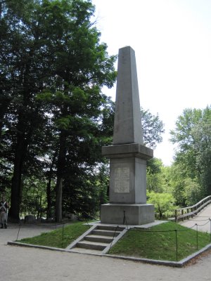 Monument at North Bridge