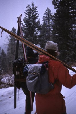 Heading skinny skiing