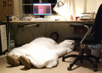 mo_under_desk.jpg