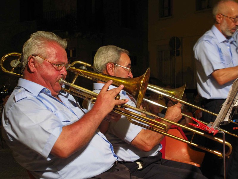 Breath to the trumpets!