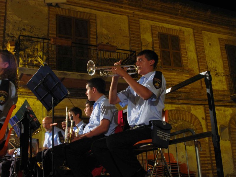 Breath to the trumpets!