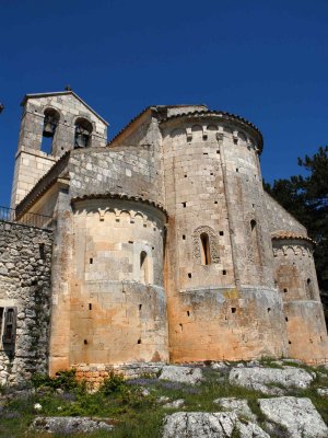 Santa Maria Assunta, Bominaco di Caporciano, Abisidi, inizi secolo XIII