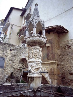 Fontecchio, L’Aquila, fontana medioevale, II metà 1300