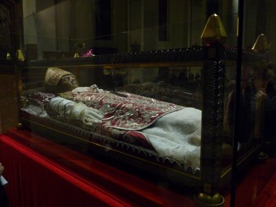 Spoglie di S. Pietro Celestino (Papa Celestino V) conservate nella Basilica di S. Maria di Collemaggio L'Aquila