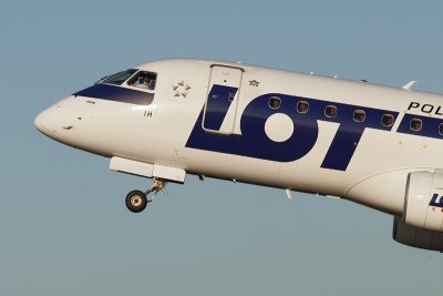 LOT-Polish Airlines, Embraer ERJ-170-200LR 175LR
