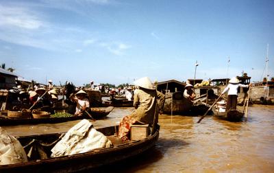 Market on the water (Mehkong Delta)