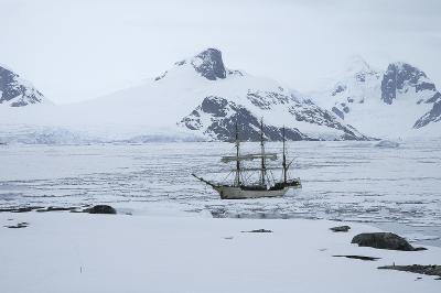 Barq Europa in ice