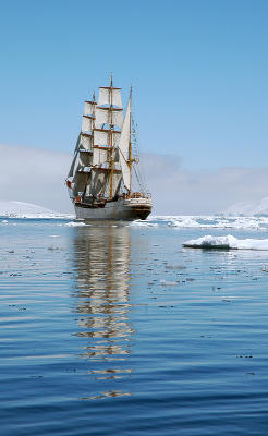 Under sail in Neumayer Channel