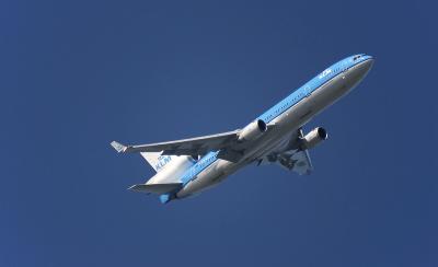 KLM MD-11