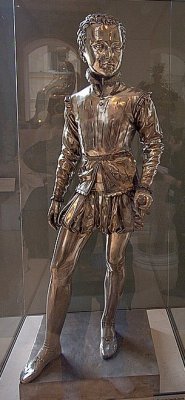 Louvre bronze statue