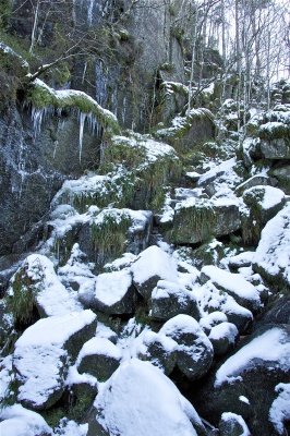 Burn o' Vat with 3 ft Icicles