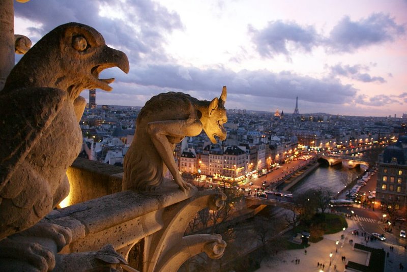 1.Paris