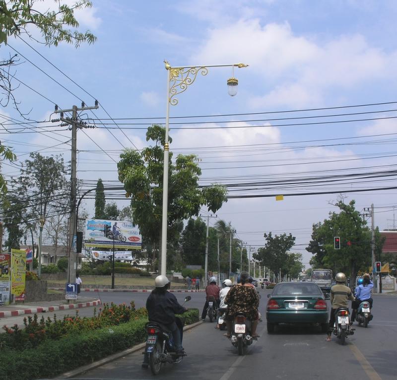 Petchaburi Street Lamp