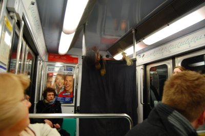 Paris Mtropolitain (the Metro subway)
We were treated to a puppet show on the train.