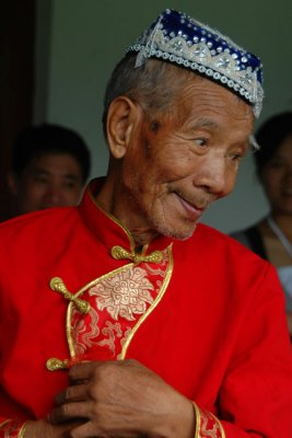 Old entertainer at Temple of Heaven Park