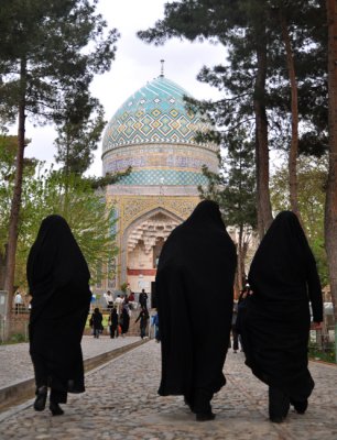 Crowds to Imam Reza footprints