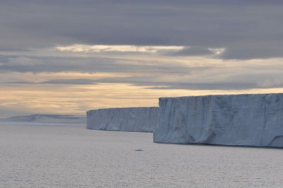 100 mile long Austfona ice cap