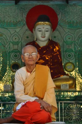 Meditating at Shwedagon