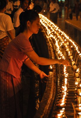 Paying respects at Shwedagon