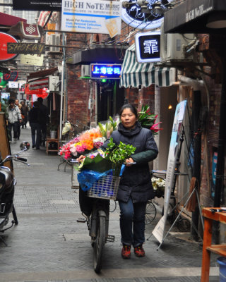 Shanghai florist on wheels