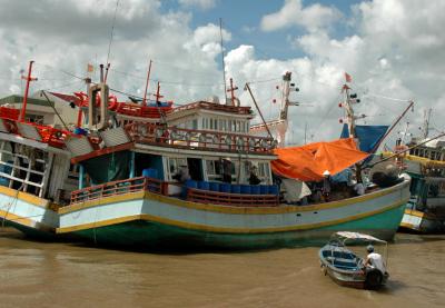 ocean fishing boats