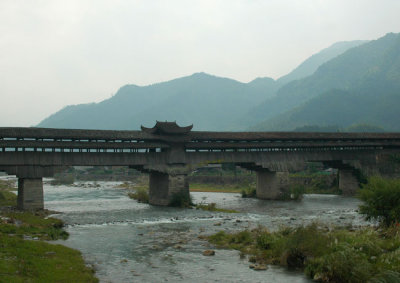 Long corridor bridge at Longquen