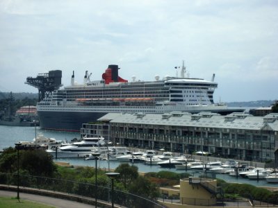 QM2 and Wooloomooloo